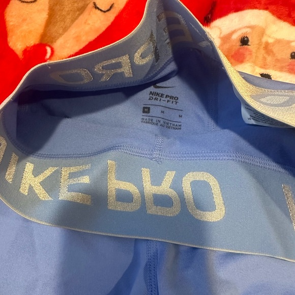 Girls’ Nike leggings - Picture 3 of 4